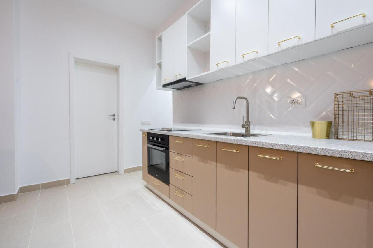 Fabulous Apartament With View In Calea Victoriei Bukarest Eksteriør billede